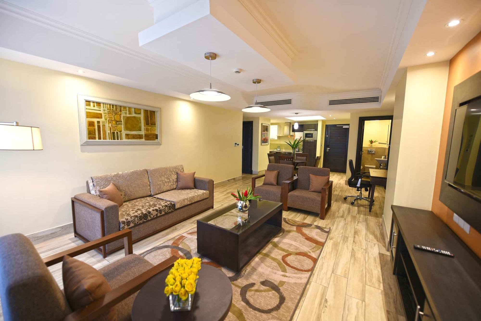Mestil Hotel & Residences Kampala Buitenkant foto