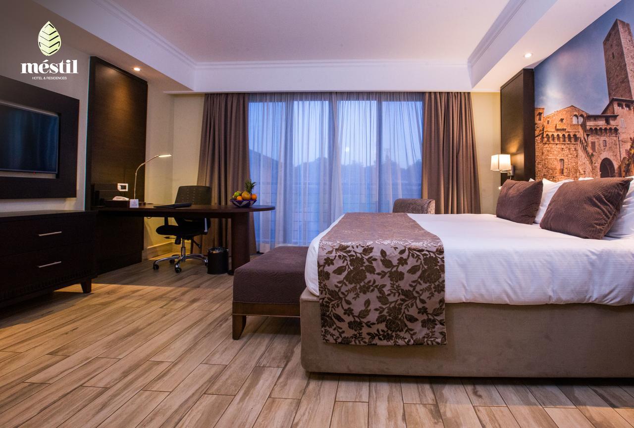Mestil Hotel & Residences Kampala Buitenkant foto