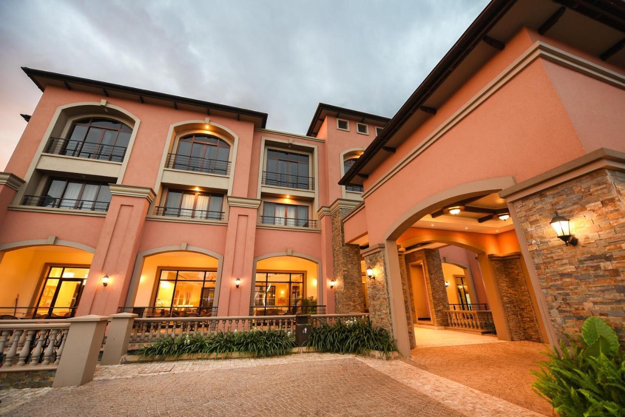 Mestil Hotel & Residences Kampala Buitenkant foto