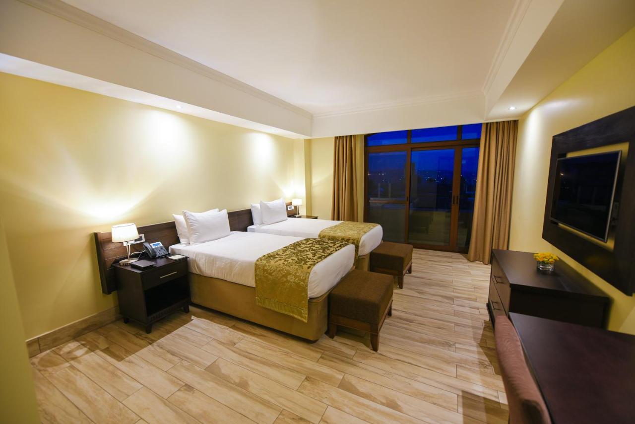 Mestil Hotel & Residences Kampala Buitenkant foto