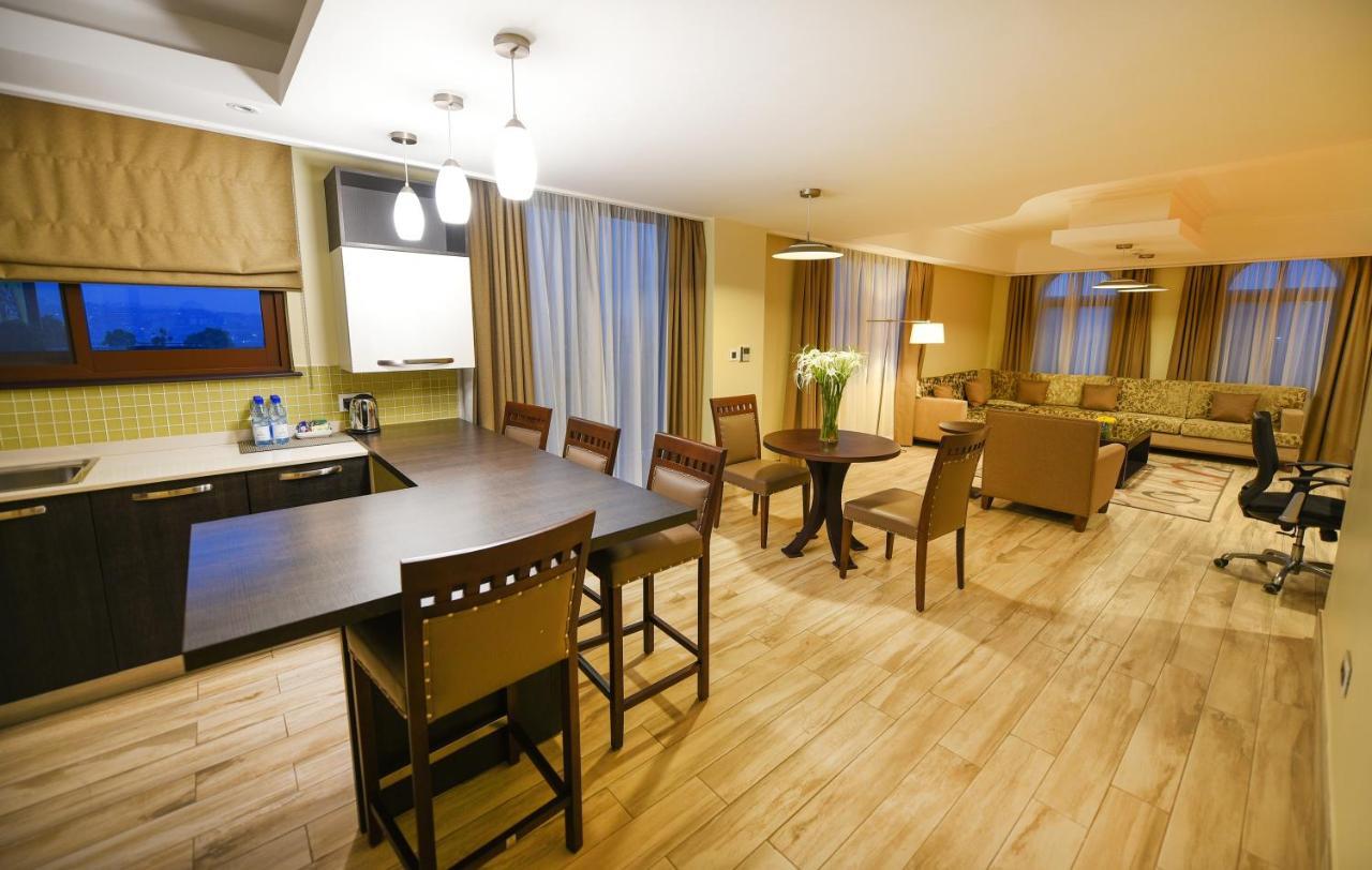 Mestil Hotel & Residences Kampala Buitenkant foto